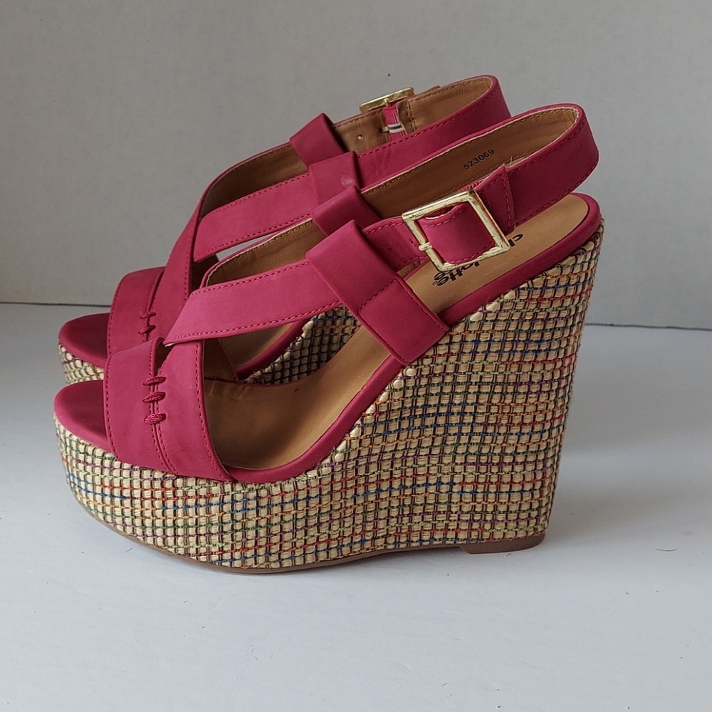 Charlotte Russe Katrina nubuck wedge size 7
